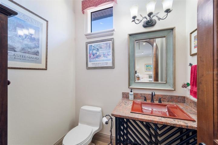 Bathroom upstairs !