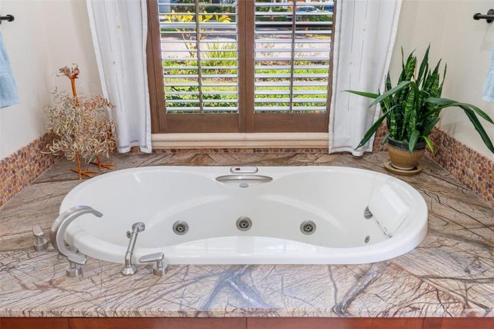 Maax jetted tub!