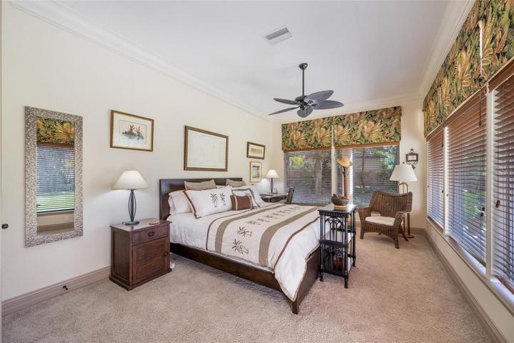 Casita bedroom, another large and inviting area, will your guest be willing to ever leave ????