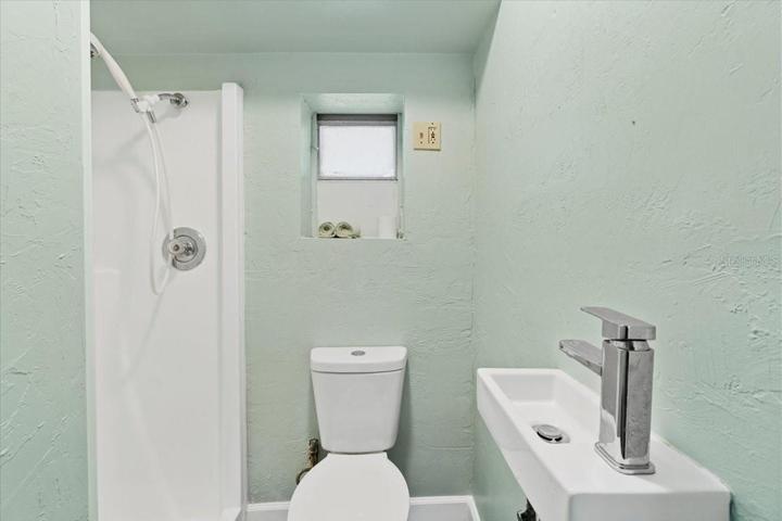 Second Unit Bath