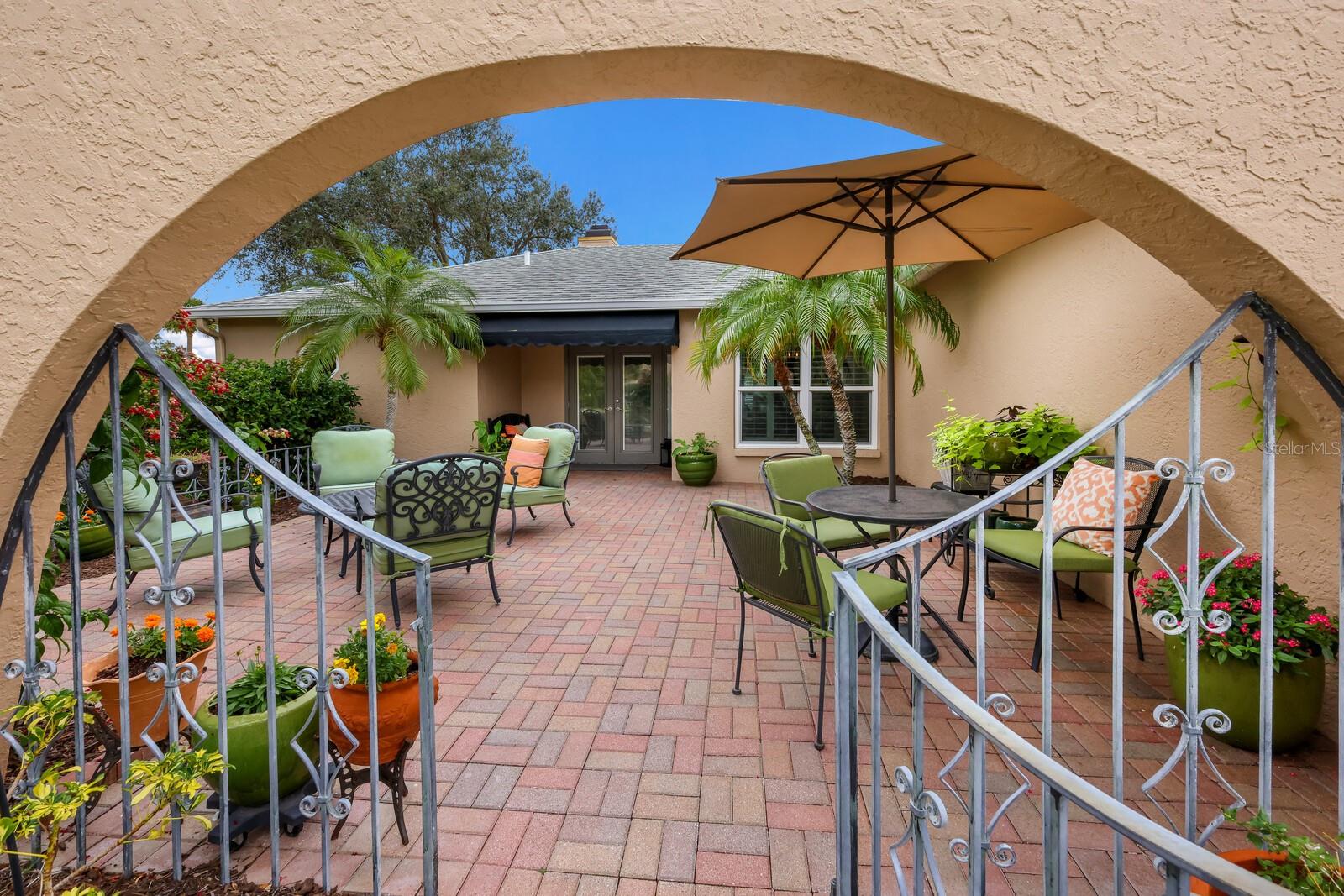 BEAUTIFUL FRONT PATIO!