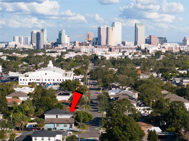 Minutes from Downtown Tampa