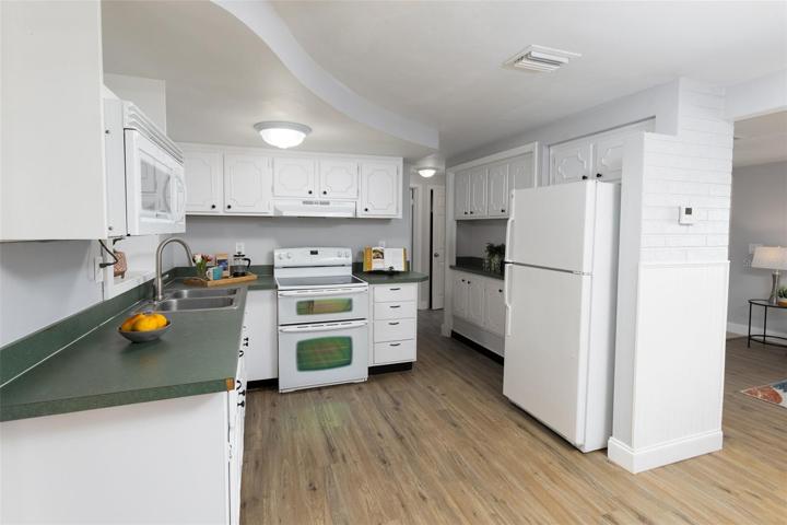 Full Kitchen