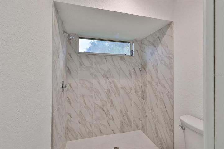 Large BRAND NEWmaster shower-Glass coming soon