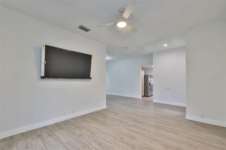 Lots of room for furnishings-NEW TV