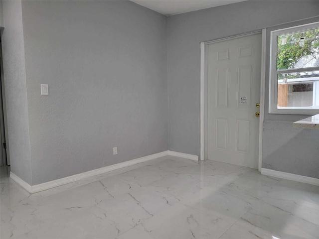 Dining Room (exit to backyard)