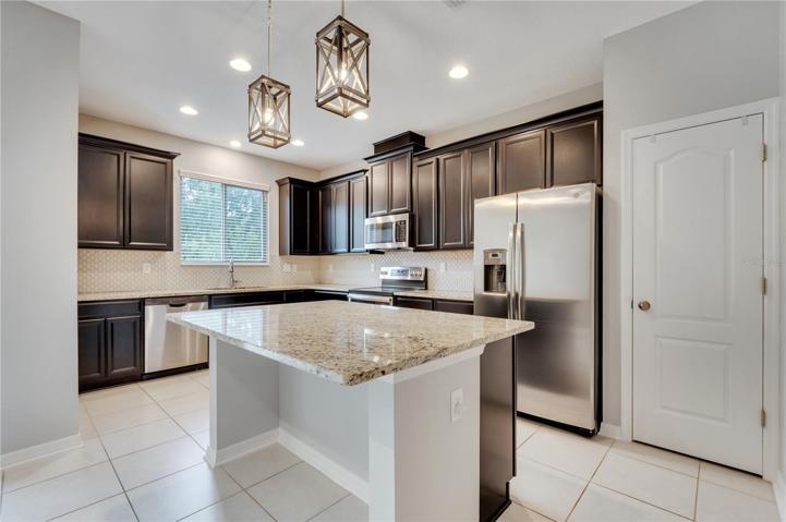 Kitchen with Island/Breakfast Bar