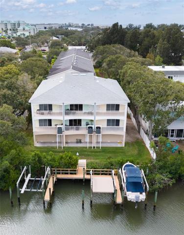 Community boat dock and fishing pier!