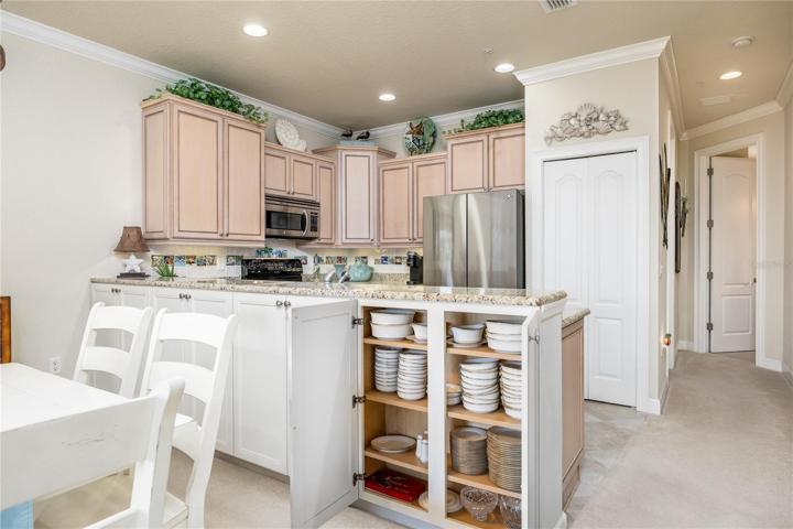 Hidden Buffet space right under the counter!