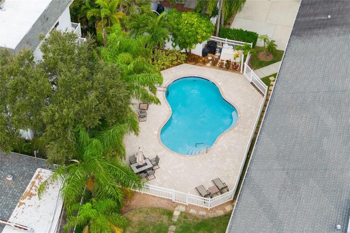 Community HEATED Pool!