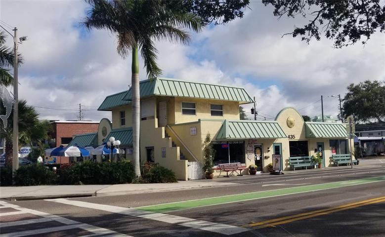 Local Ice Cream Shop in walking distance
