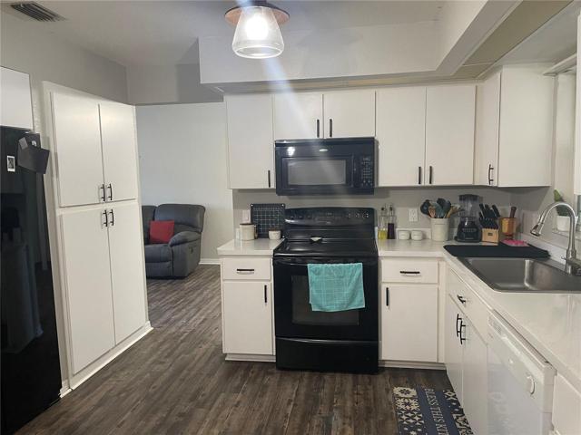 Kitchen 1