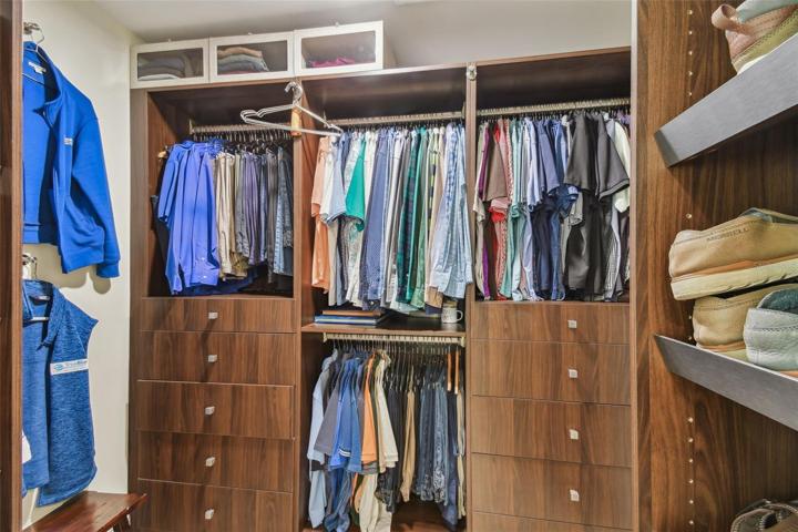 Walk in closet