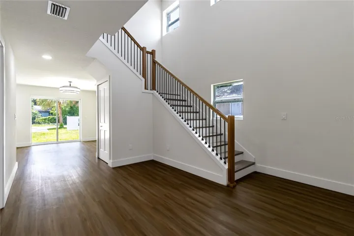 1010 Foyer