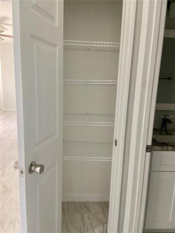 Hall Lien Closet