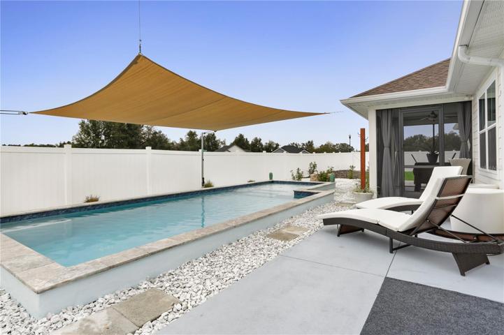 A shot of the block and tackle pulley system. The sun shade is adjustable and can provide cover either over the pool or the extended patio.
