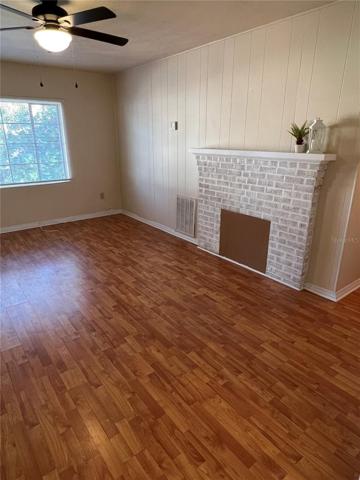 LIVING ROOM W FIREPLACE