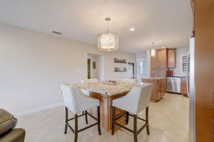 Eat-in Kitchen