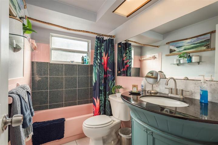 2nd bathroom