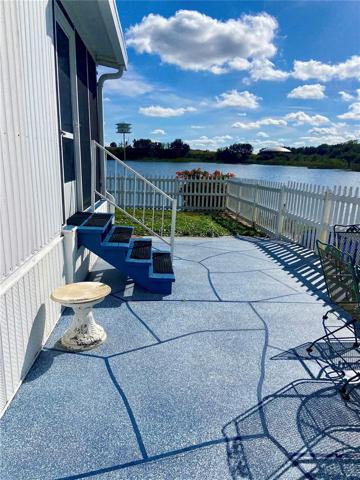 Beautiful Side Patio Seating in Fenced Area