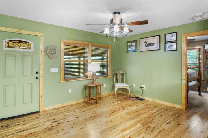 Living Room/Entryway