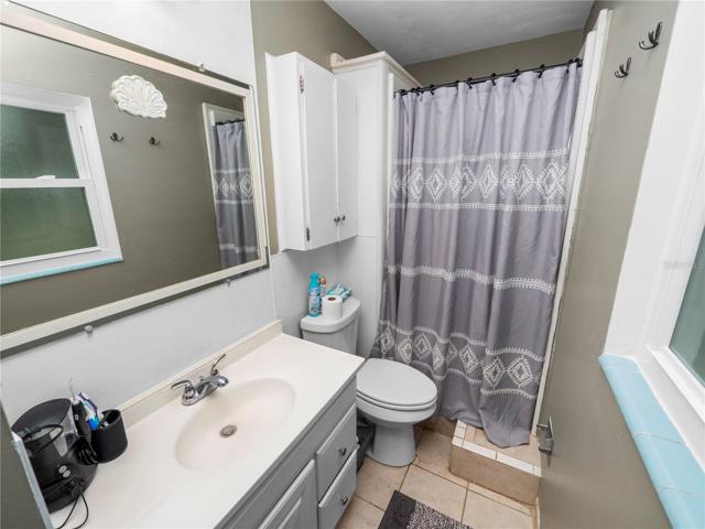 Primary bathroom ensuite