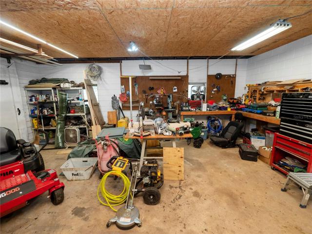 Detached garage/workshop