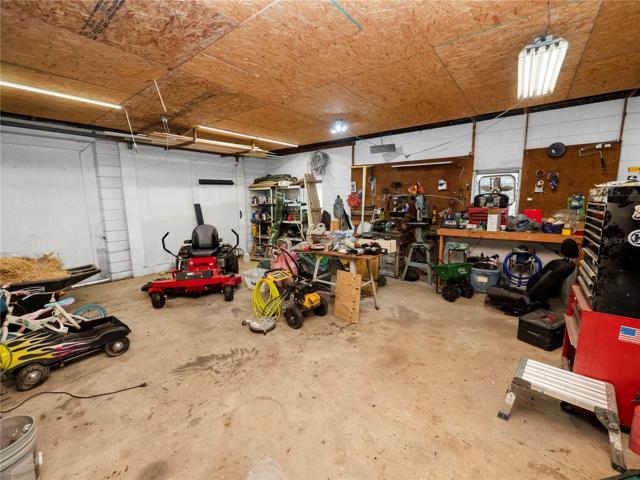 Detached garage/workshop