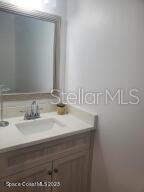 1/2 half bath down stairs