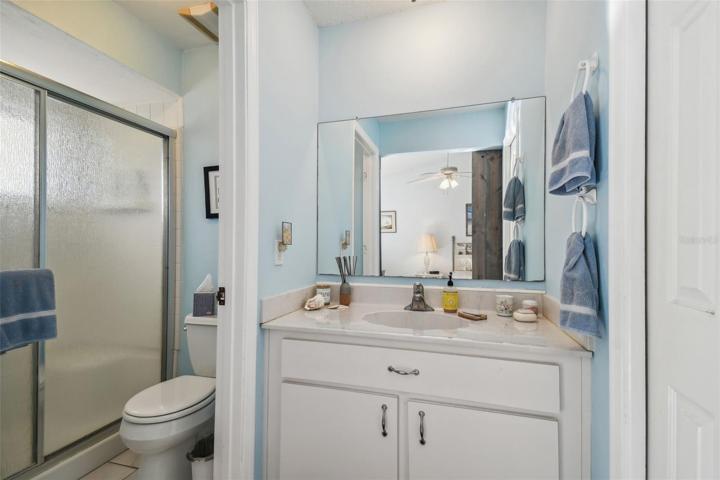 2nd bedroom en-suite