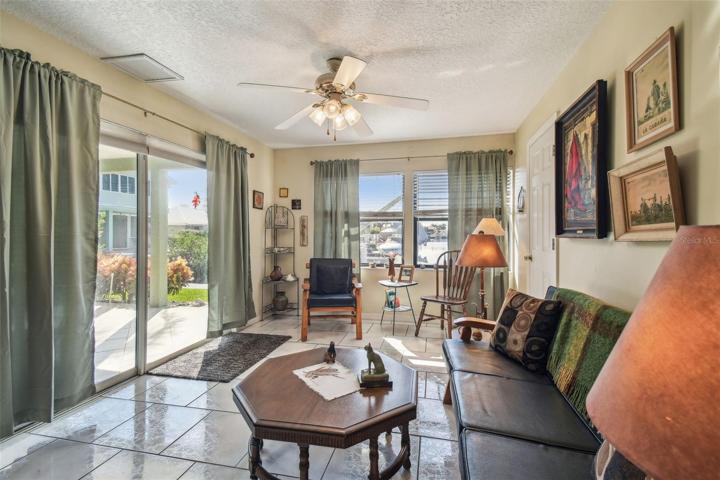 Family room/sitting area