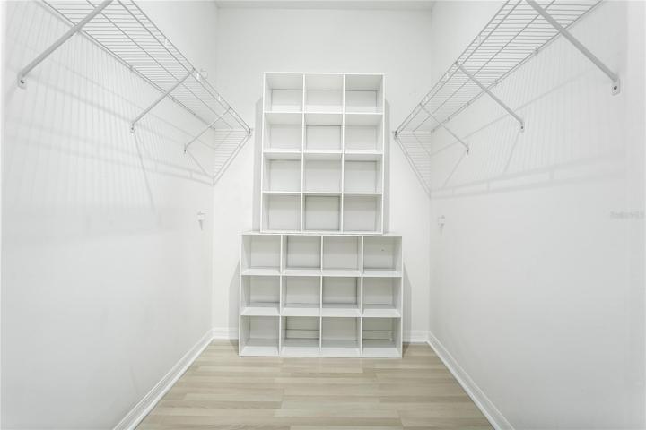 Walk in closet