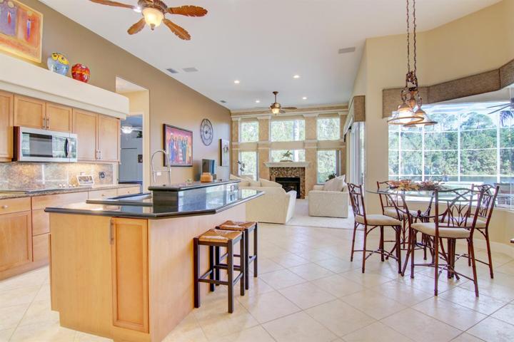 Eat-in kitchen