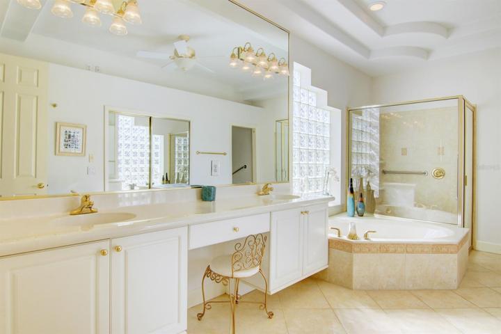 Ensuite bath with large double vanity