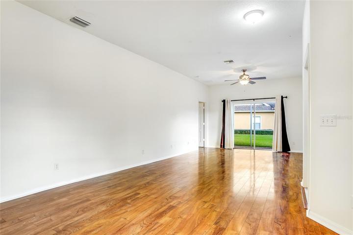 Open floorplan - Living Room