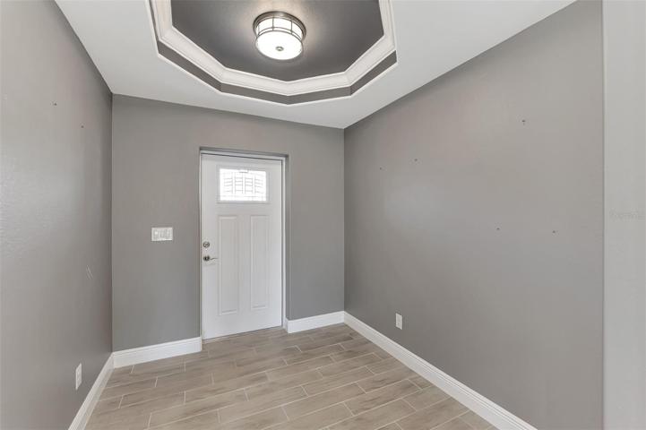 Entrance with separate Tray Ceiling