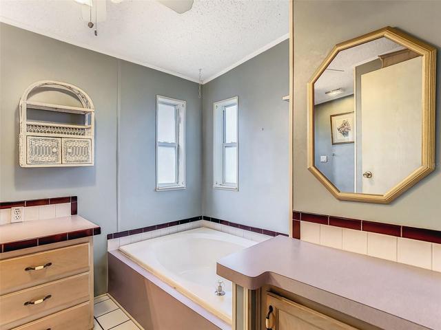 LARGE EN SUITE