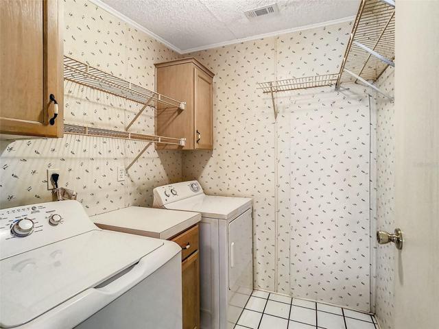 INSIDE LAUNDRY