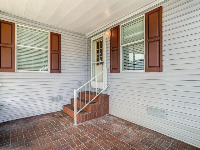 SCREEN PORCH
