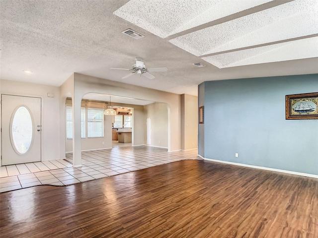 DINING & LIVING RM