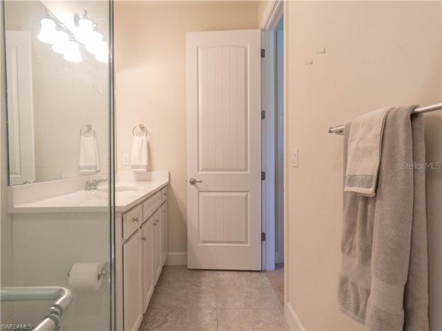 Bath 2 with tub