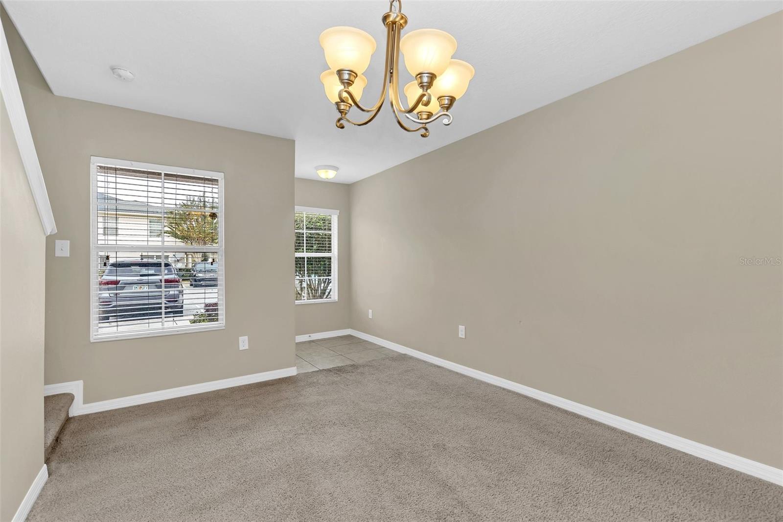 Dining Room/Foyer
