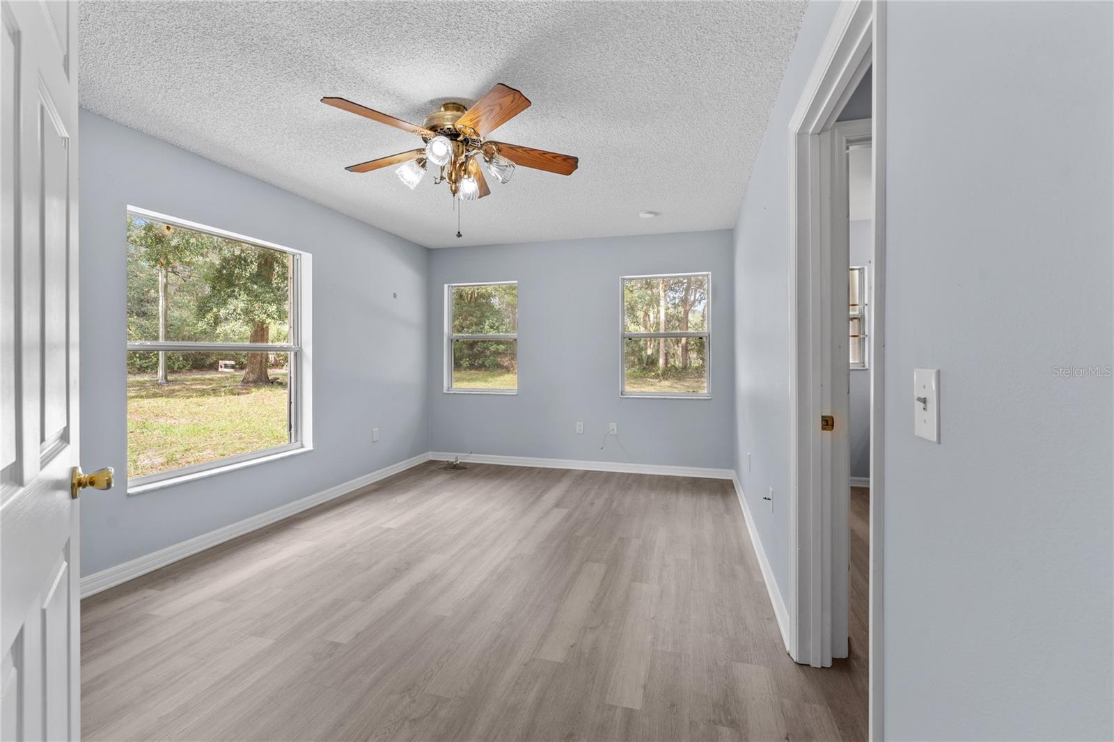 BEDROOM OR COULD BE FAMILY RM/OFFICE/PLAY OR HOBBIE RM