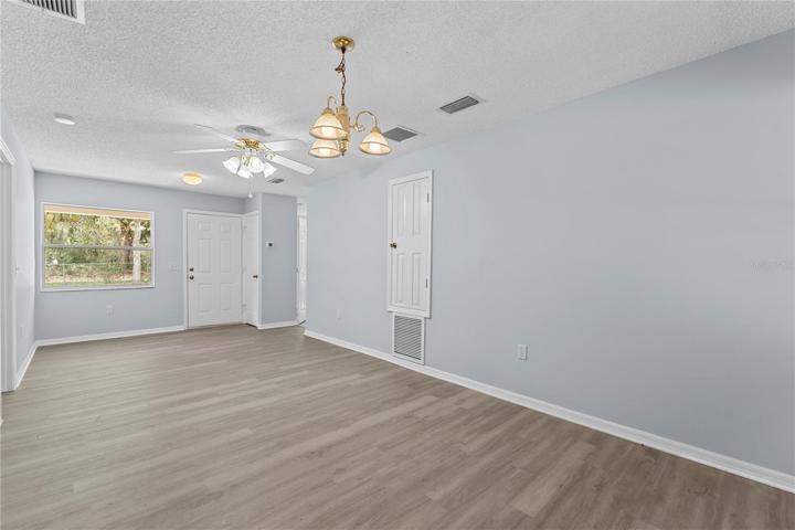 LIVING/DINING RM