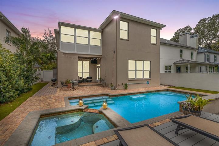 Your backyard Paradise awaits!