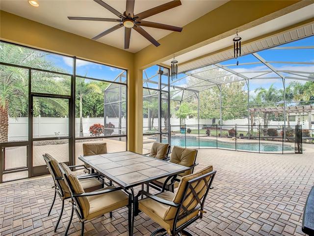 Over 1000 sq ft of outdoor space