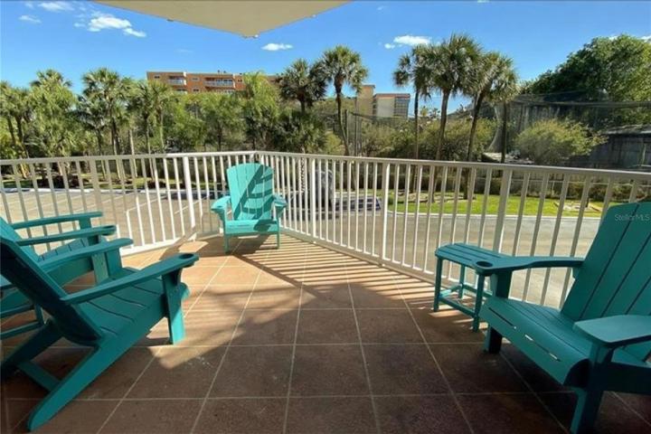 Deck overlooks bird sanctuary