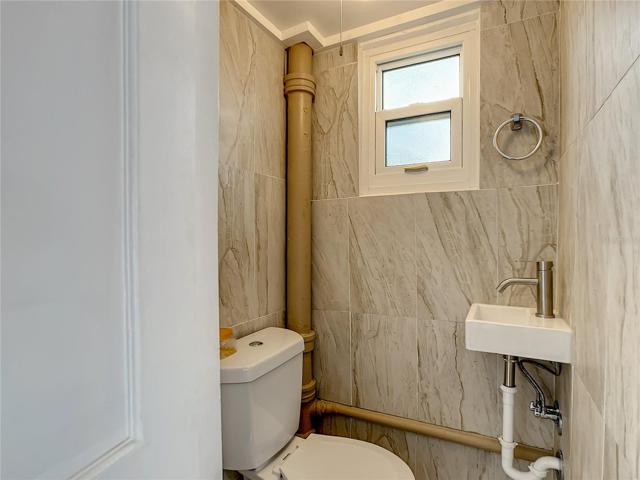 1/2 bathroom garage