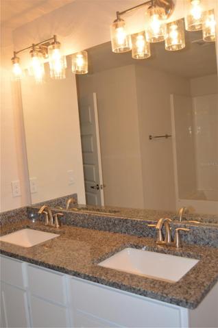 jack-n-jill bath