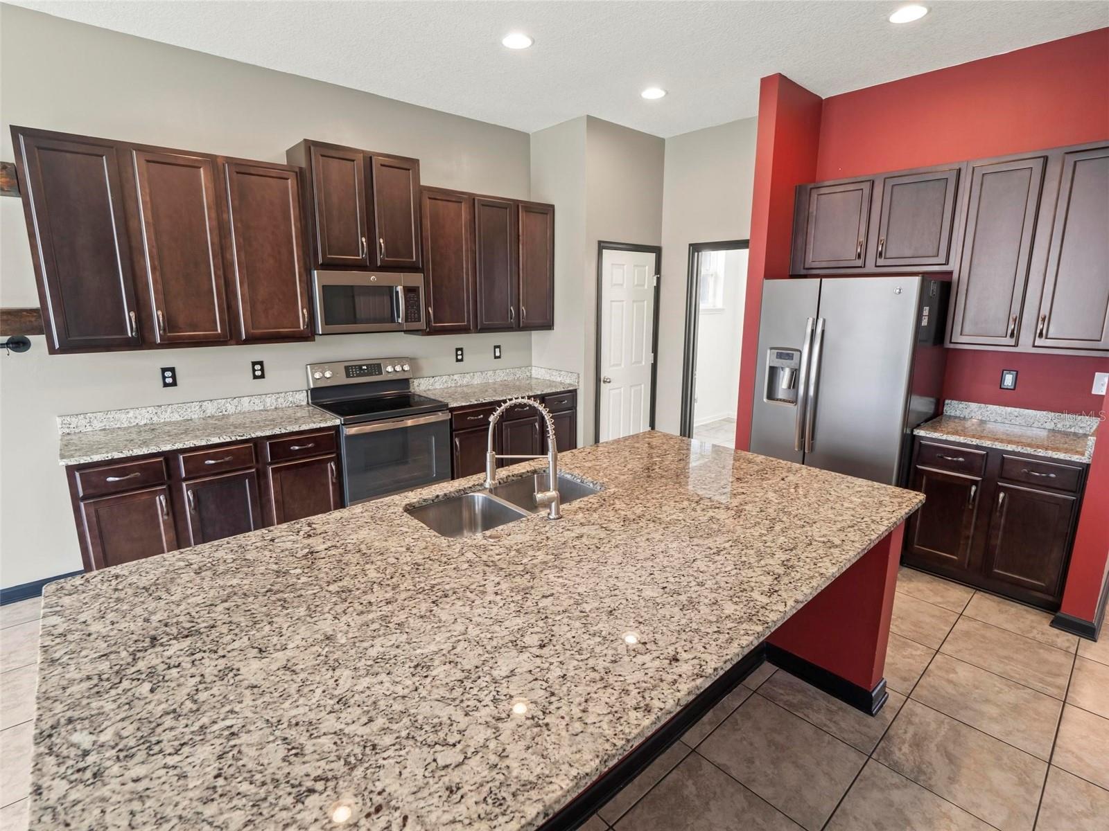 Gourmet Kitchen w/ Center Island